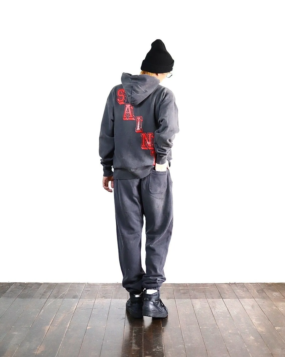 SAINT Mxxxxxx ANGEL SWEAT PANTS/BLK Angel Reborn Crack Print Distressed Sweatpants, Washed Black S-XL Assute Dyeing, Full Spray Fade, Heavy Fermentation Washing, Made with NEW VINTAGE Texture, Four Needles and Six Threads from the Factory, Boneless Patchwork, More Comfortable to Wear, Genuine Level Crack Print/Accessories Restored